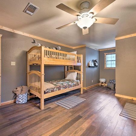 Broken Bow Retreat On 2 Acres With Hot Tub And Deck! Villa Eksteriør bilde